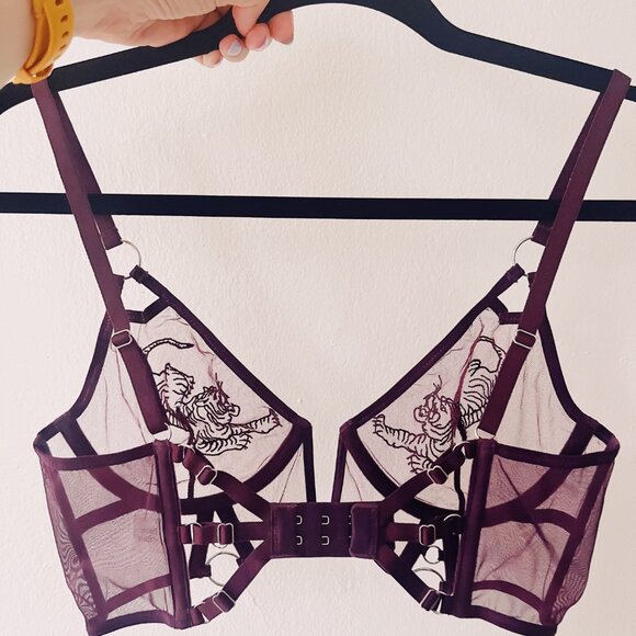 Thistle and Spire Tigris Bra - 36B - Embroidered Tigers Mesh - Purple - Picture 2 of 3